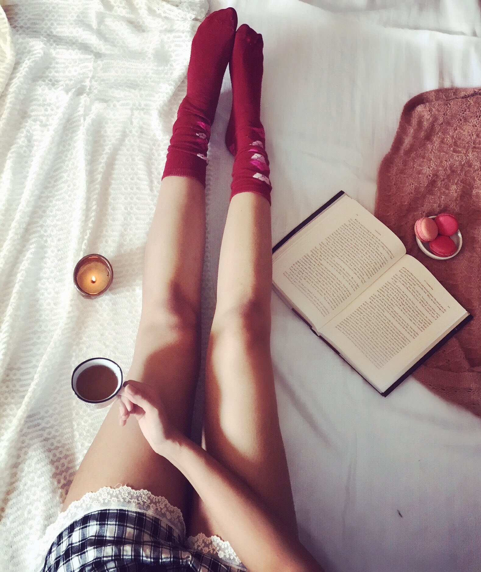Book Morning Flatlay